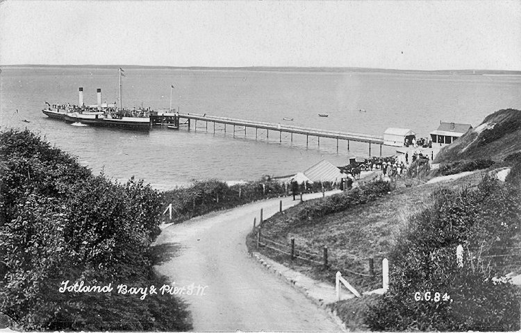 looking towards totland pier with steamer 1910